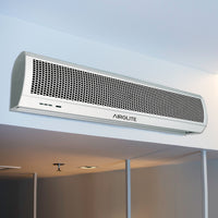 Vista frontal de cortina de aire Airolite con dos velocidades, control remoto y panel manual integrado